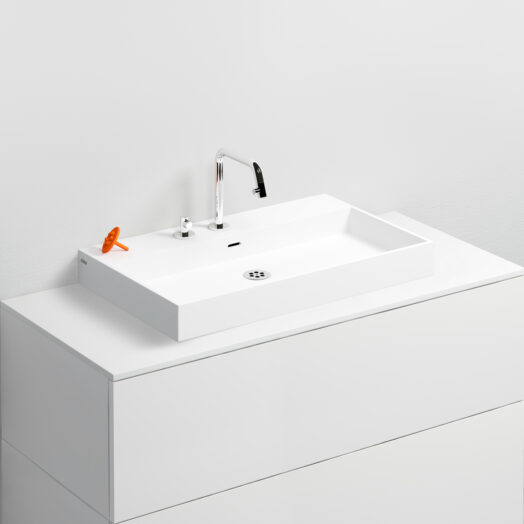 wastafel-wand-opzetwastafel-aluite-toilet-badkamer-luxe-sanitair-WashMe-clou-CL0213032-wasbak-kraangaten-zonder-afvoer-plug